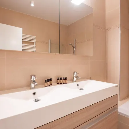 Διαμέρισμα Beautiful 2br With Wonderful Garden *