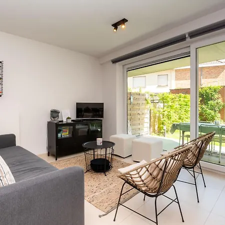 Beautiful 2br With Wonderful Garden Οστένδη