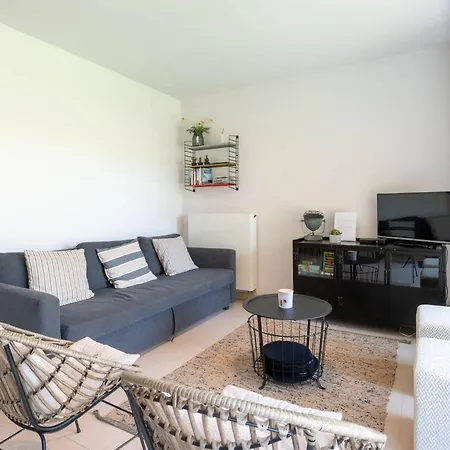 Апартаменты Beautiful 2br With Wonderful Garden