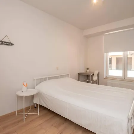 Beautiful 2br With Wonderful Garden