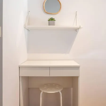 Beautiful 2br With Wonderful Garden